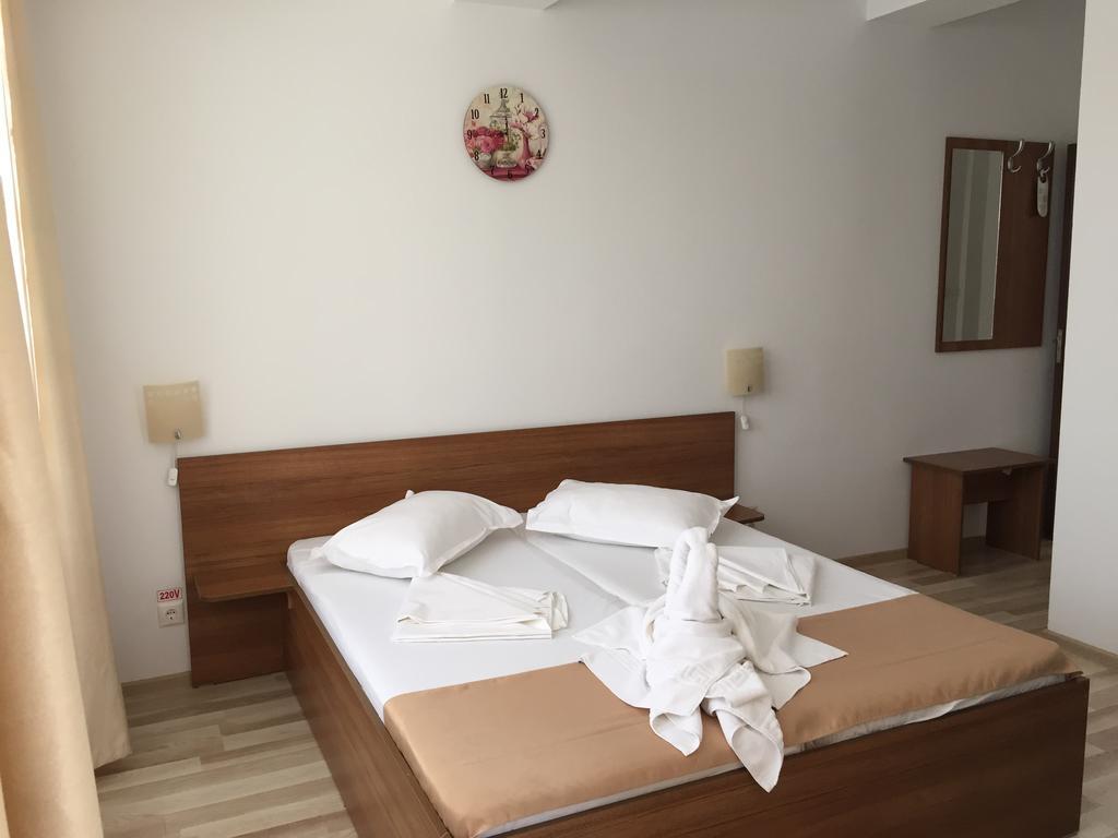 Hotel Mihaela Mamaia Quarto foto